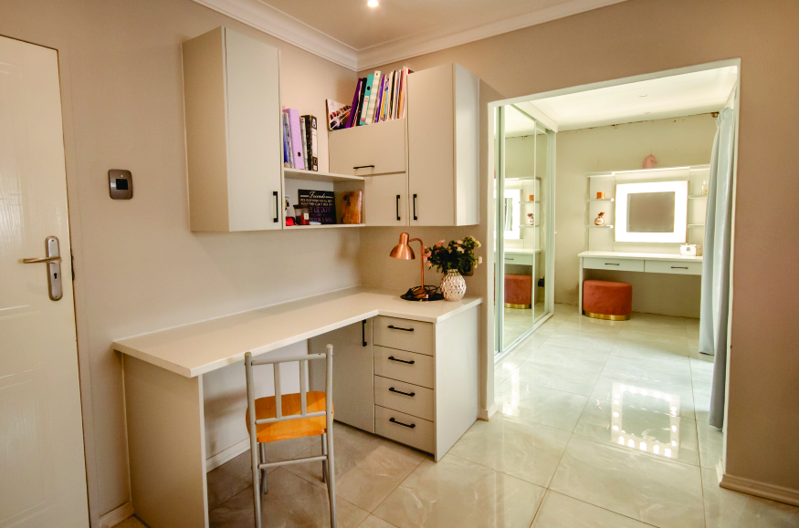 Built-in cupboard / bedroom design