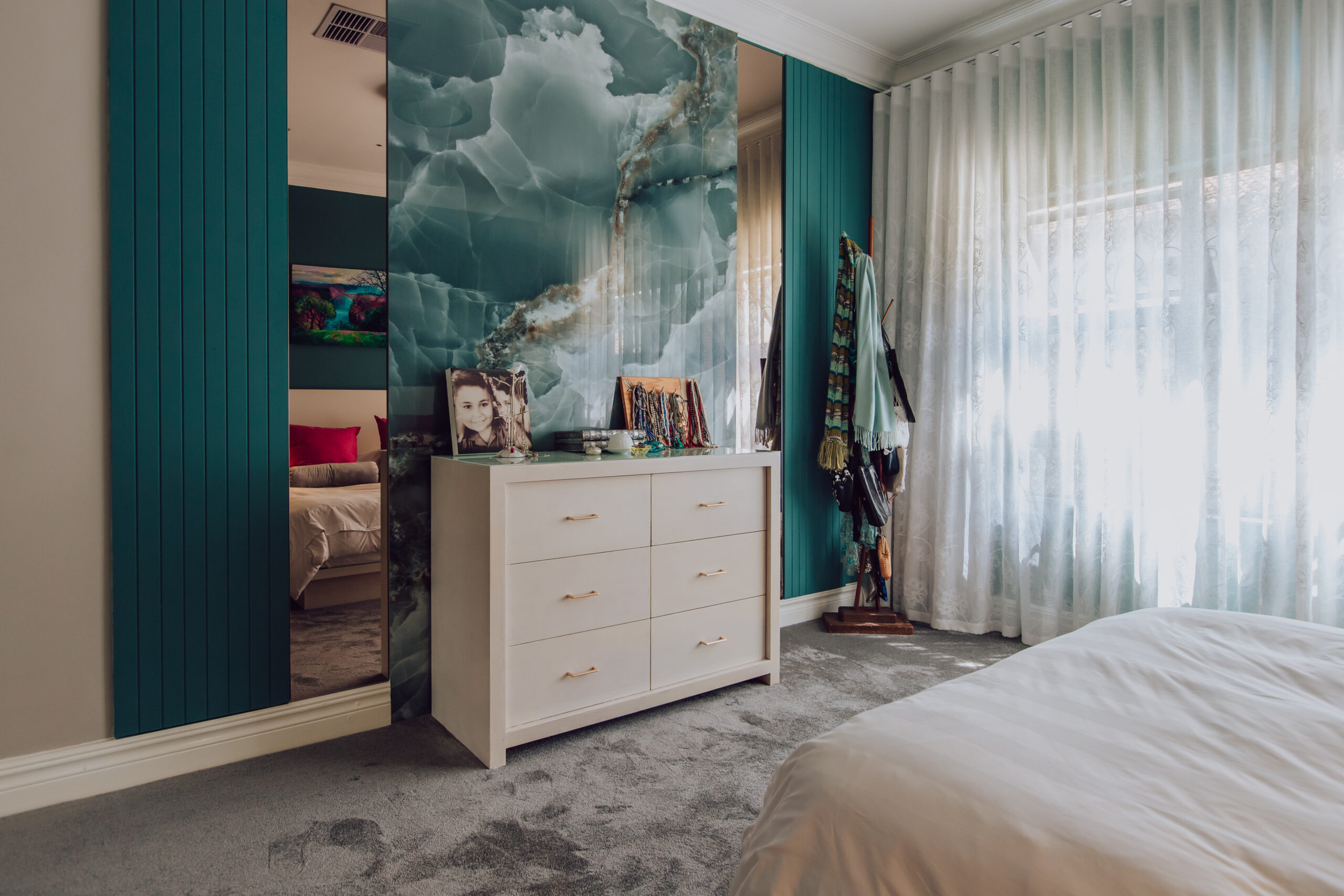 Interior design feature