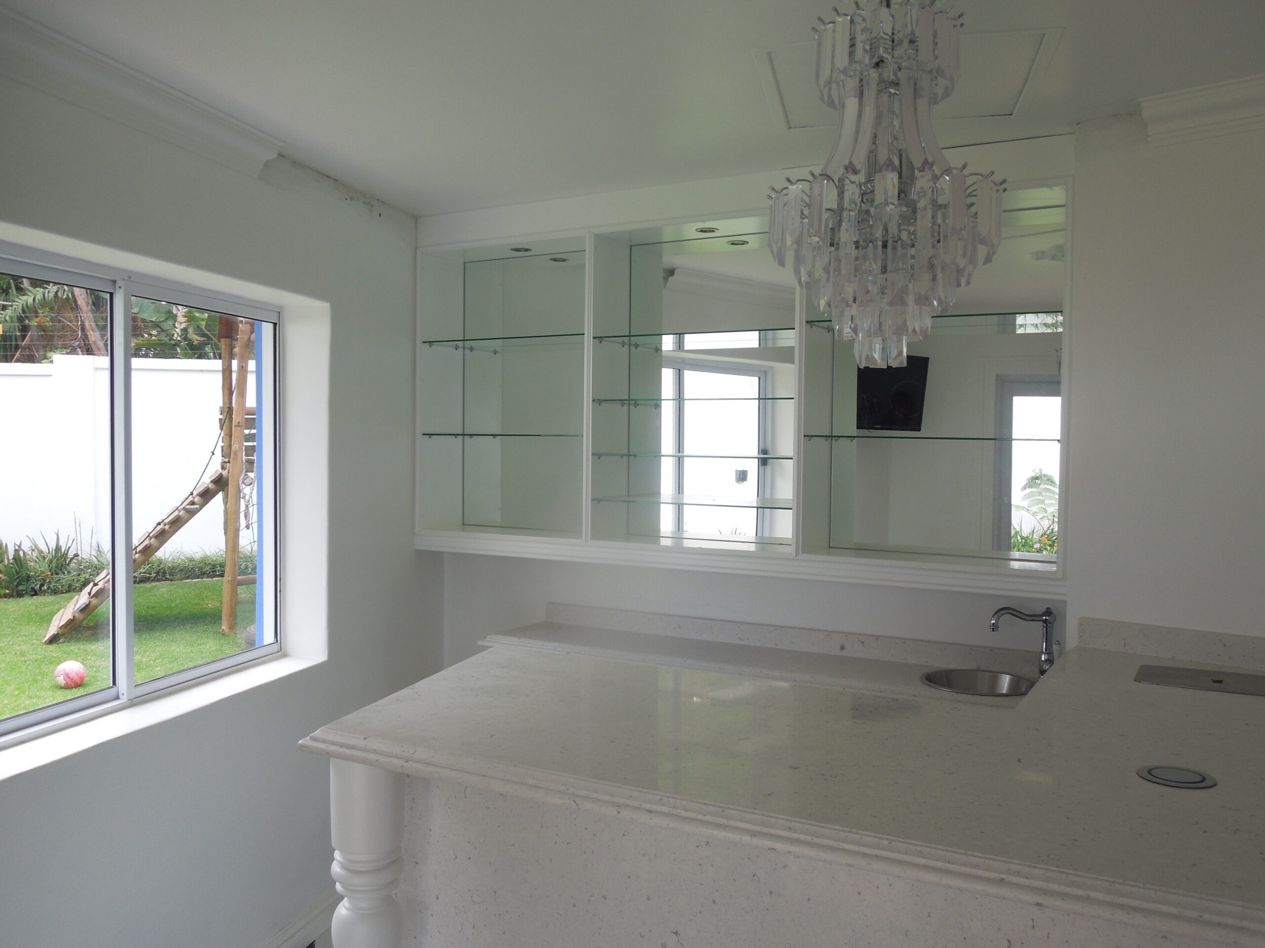 Interior design feature